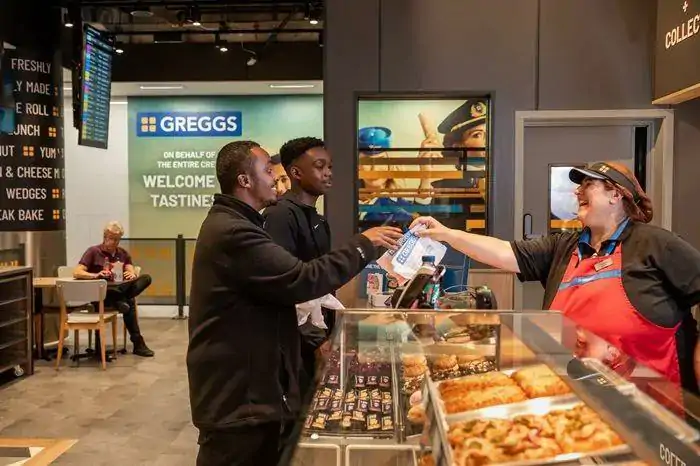 Ӣ2û̫̫ˣGreggsֹ˿ʹ/ֻӢнʴ5%µ4.75%