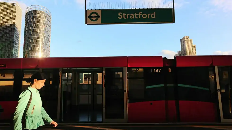 Ӣæĳվ - ׶ʷվStratford Station