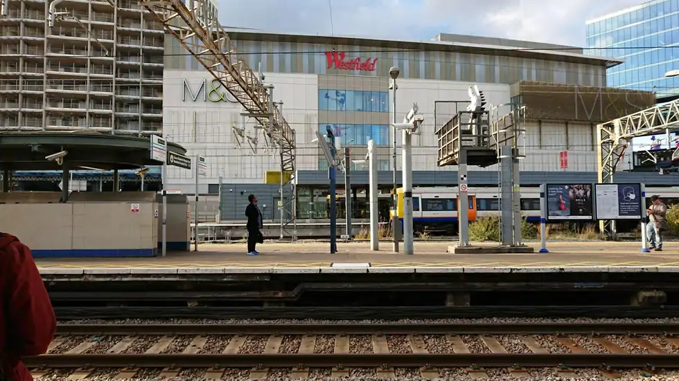 Ӣæĳվ - ׶ʷվStratford Station